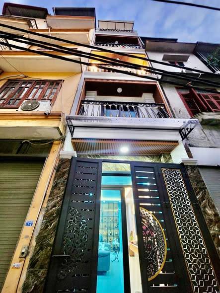 BÁN NHÀ PHỐ THỊNH QUANG, ĐỐNG ĐA, DT 52M2 5 TẦNG, THANG MÁY, GARA Ô TÔ