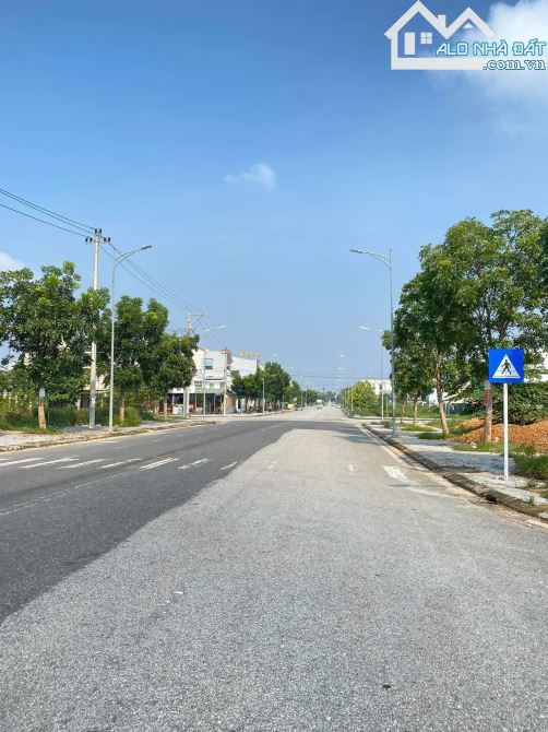BÁN NHÀ KHO 230M2 MẶT TIỀN ĐƯỜNG ĐỒNG KHỞI - BÀU VÁ -TP HUẾ CHỈ 58TR/M2