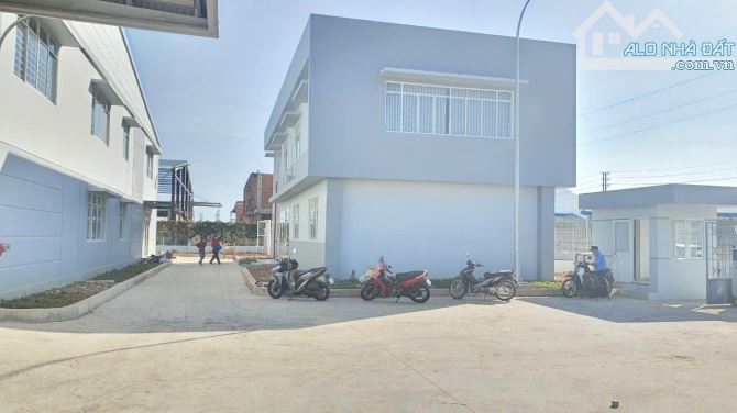 BÁN KHO XƯỞNG 22.000M2 TRONG KCN ĐỨC HOÀ, LONG AN