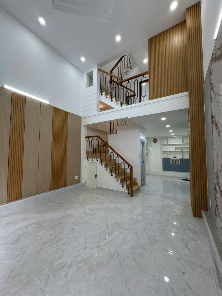 Bán nhà hẻm xe hơi 413 Lê Văn Sỹ, Quận 3, ngang 4.4x11m, full đồ ở ngay, giá rẻ chỉ 8 tỷ
