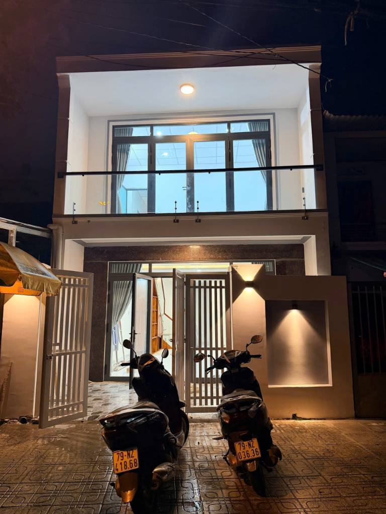 Bán nhà đường Vạn Hoà Nha Trang, gần Biển, gần Chợ Đầm, 2 tầng giá 9,29 tỷ