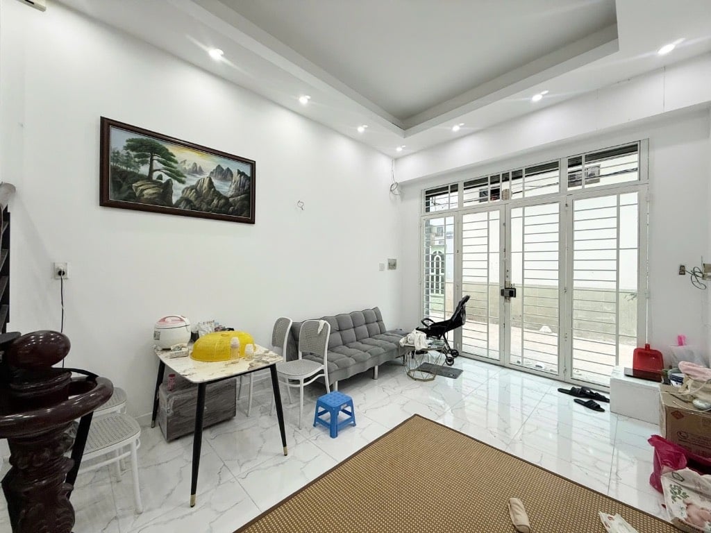 Bán nhà hẻm Lý Thái Tổ Quận 10, diện tích 3,8 x 9m, sổ hồng hoàn công, chỉ 6,7 tỷ