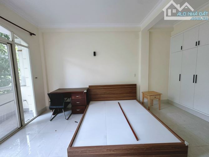 Bán Biệt Thự Mặt Tiền đường số 25 wiêu sông Quận 7 -DT:7x20 nhà 3L giá :26, 3 tỷ TL