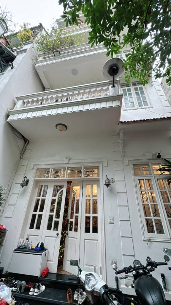 Bán nhà ngõ 9 Đặng Thai Mai, Tây Hồ, 84m2, 5 tầng, ô tô, MT 6.5m, 32 tỷ