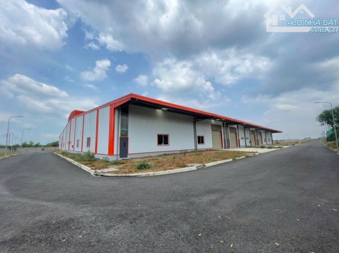 Bán nhà xưởng 8500m2 tại Đức Hòa, Long An