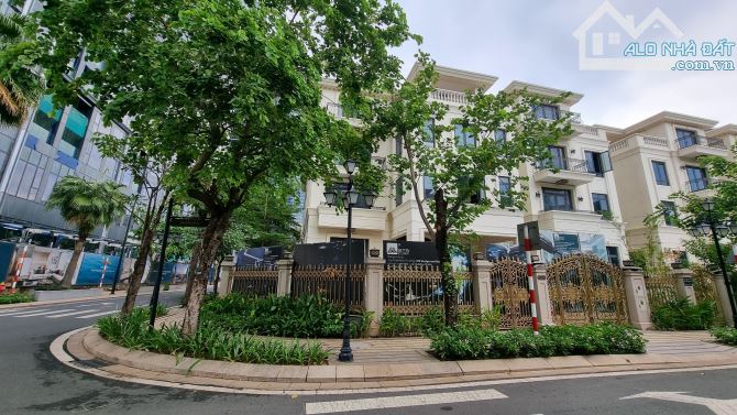 Bán Villas sân vườn đường Nguyễn Văn Trỗi, Phú Nhuận - DT: 12 x 18m - 2 lầu khu an ninh.