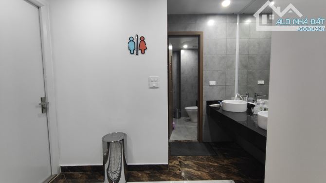 BÁN TOÀ VĂN PHÒNG ĐƯỜNG DUY TÂN CẦU GIẤY 215M2 X 8 TẦNG 3 MẶT TIỀN CHO THUÊ VĂN PHÒNG