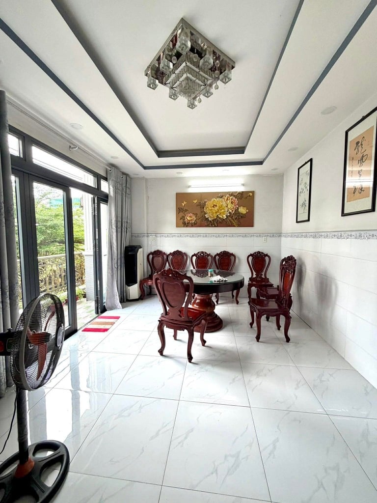 BÁN NHÀ MẶT TIỀN HOÀNG NGỌC PHÁCH, TÂN PHÚ, DT 128M2, NGANG GẦN 6M, NHÀ 5 TẦNG MỚI, 23,5 TỶ