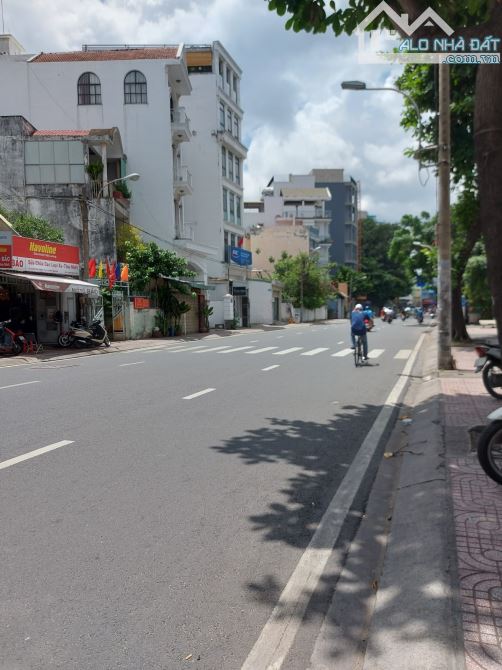 Bán gấp Building MT Đường Đào Duy Anh, Phú Nhuận, DTSD 1000M2, 8 Tầng, Hầm, Giá 54 Tỷ