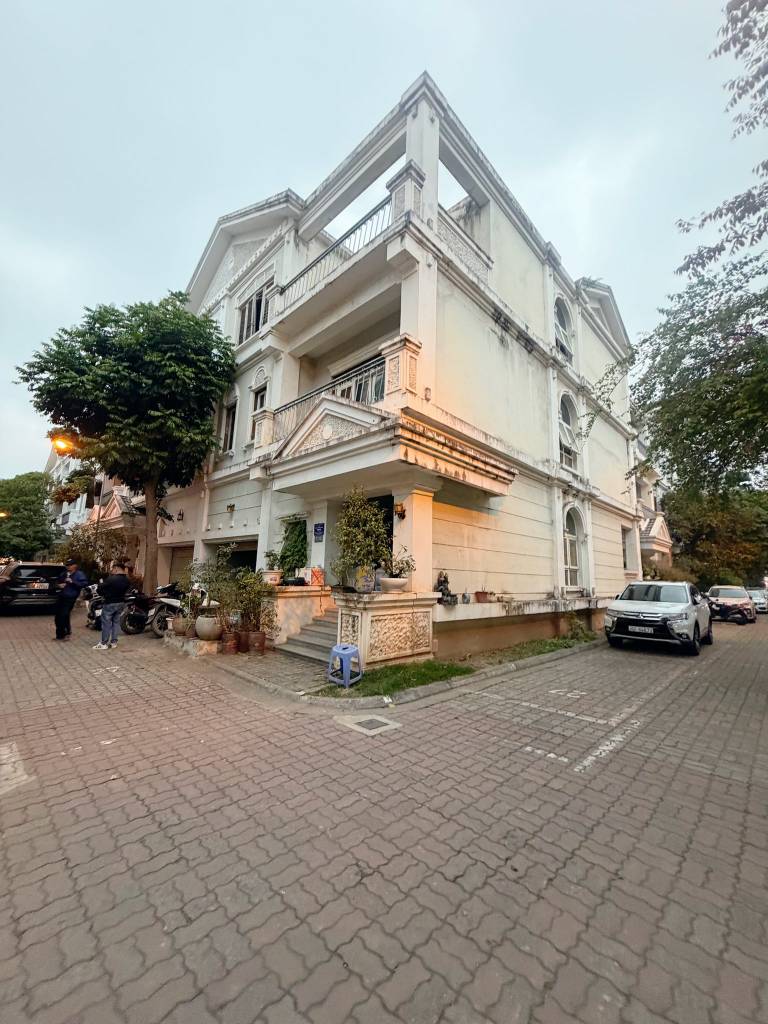 BÁN BIỆT THỰ HUYNDAI, TÔ HIỆU HÀ ĐÔNG, 189M2 4 TẦNG MẶT TIỀN 10M, 3 MẶT THOÁNG, VIEW VƯỜN HOA