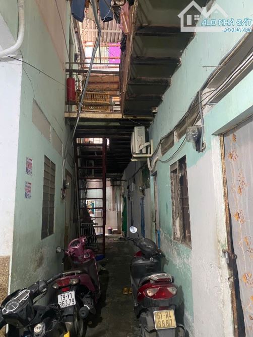 🆘 Chỉ 65TR/M2 - PHÚ NHUẬN - DIỆN TÍCH KHỦNG 132M2 VUÔNG A4 - 17 PHÒNG CHO THUÊ