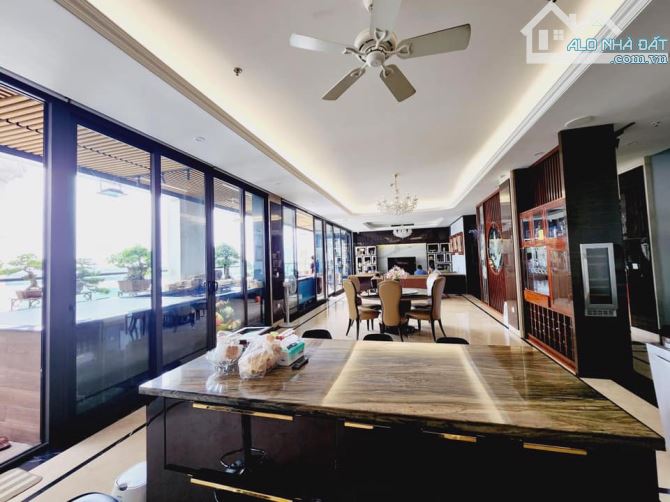 Chuyển nhượng căn hộ Penhouse chung cư Aqua Central, 44 Yên Phụ, Ba Đình, chỉ 99 tỷ
