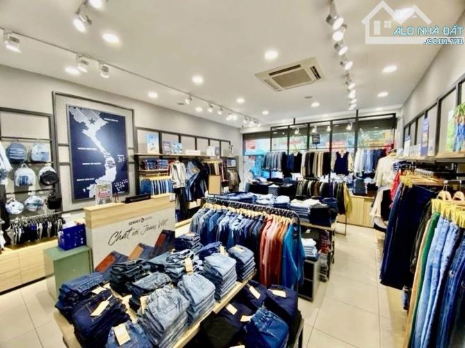 BÁN TOÀ VP MẶT PHỐ QUẬN CẦU GIẤY 100m x 10 TẦNG MẶT TIỀN 8M GIÁ 75TỶ
