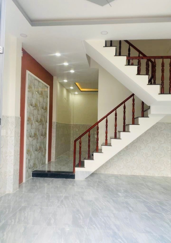 Bán nhà 4 tầng mặt tiền Lý Đạo Thành,phú định Quận 8 4,5x12m đường nhựa 10m, tiện kinh doanh, nhỉnh 6 tỷ
