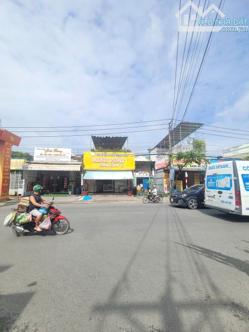 Bán dãy trọ 6x35m mặt tiền Nguyễn Du kế ngã ba Cửu Long, thu nhập 18tr/th (Sầm uất)