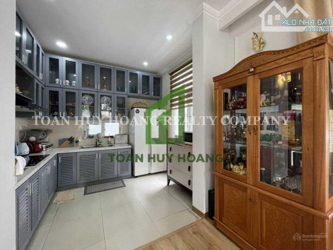 Продаётся дом, 250 м², Sơn Trà