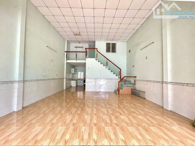 Bán đất tặng nhà 91.5m2 4,49tỷ bề ngang khủng 6,5m, hẻm ô tô thông, tặng GPXD 4 tầng