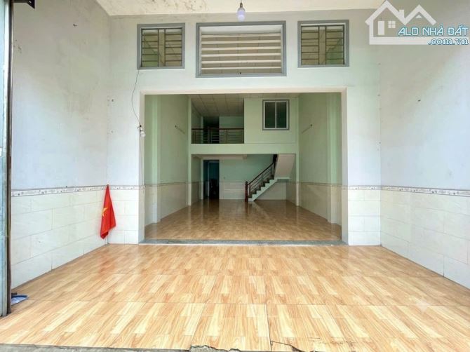 Bán đất tặng nhà 91.5m2 4,49tỷ bề ngang khủng 6,5m, hẻm ô tô thông, tặng GPXD 4 tầng