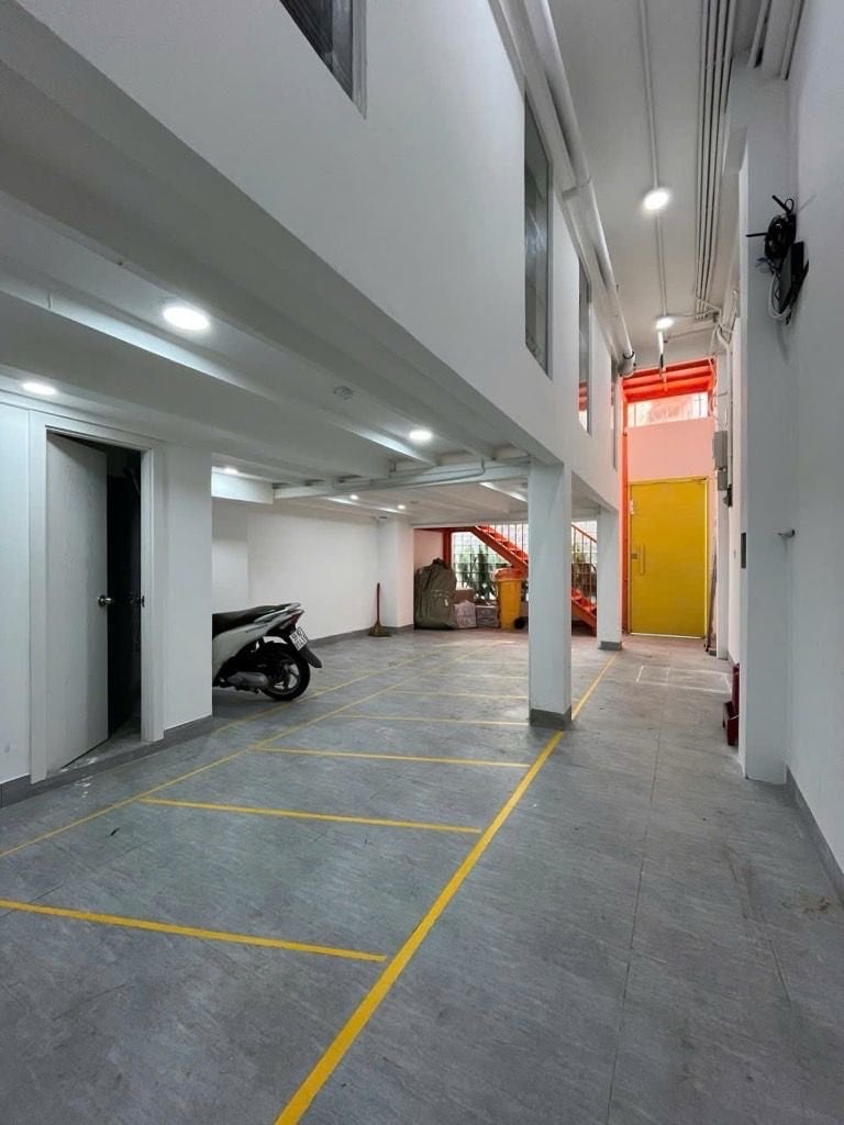 Bán tòa CHDV Tân Thuận Tây, Quận 7, dòng tiền 1.8tỷ/năm, ngay cư xá ngân hàng, 5 tầng