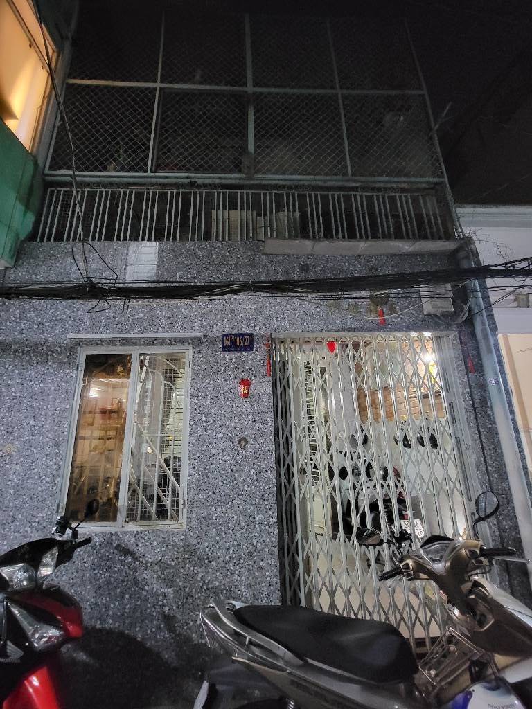 Bán nhà 2 tầng Lạc Long Quân, Quận 11, 75m², 2PN 2WC, hẻm 3 gác, giá 6,5 tỷ