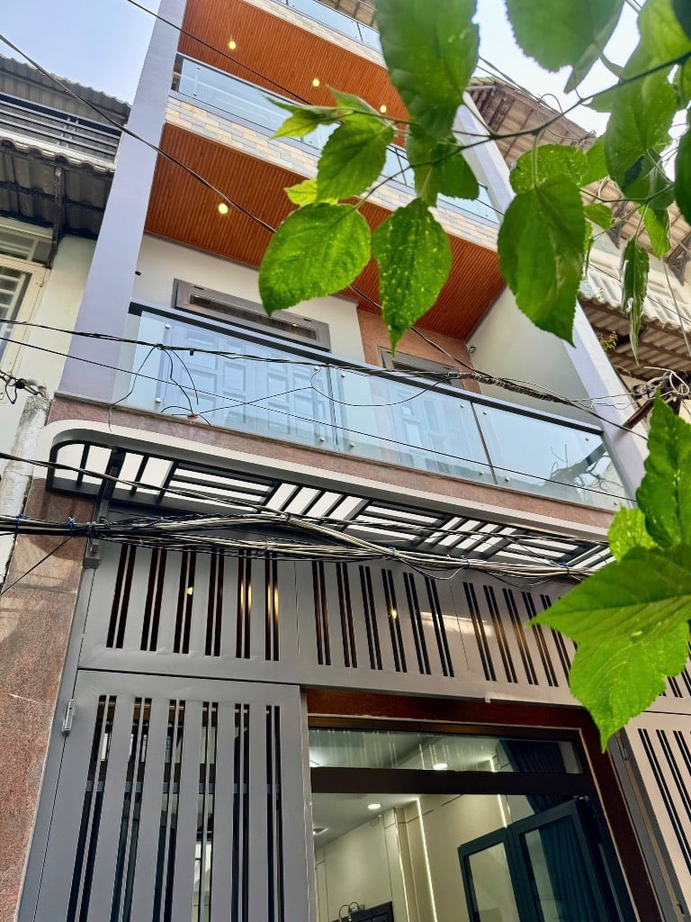 CHÍNH CHỦ BÁN NHÀ 4 TẦNG QUANG TRUNG, GÒ VẤP, 4PN 40M2, HẺM XE HƠI, 5 TỶ HƠN CHỐT