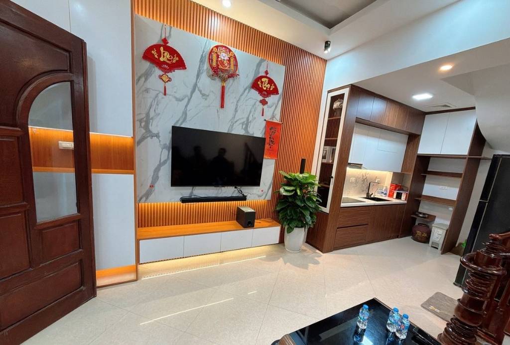 BÁN NHÀ PHÂN LÔ BẠCH MAI, HAI BÀ TRƯNG, NGÕ THÔNG TỨ TUNG, 5 TẦNG TẶNG FULL NỘI THẤT Ở NGAY