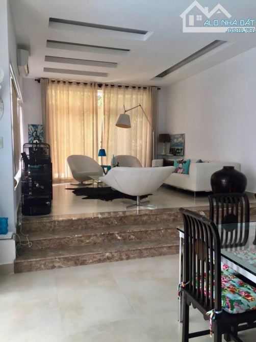 VIP Hiếm Biệt Thự Nguyễn Văn Hưởng Thảo Điền DT:12x21m, 4Tầng+Hồ bơi, HĐT:120tr, Giá:70Tỷ