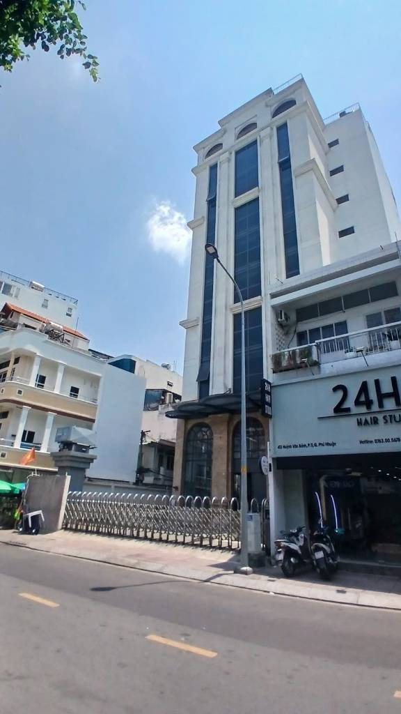 BÁN NHÀ MẶT TIỀN HUỲNH VĂN BÁNH, PHÚ NHUẬN, MẶT TIỀN NGANG GẦN 10M, TIỀM NĂNG KHAI THÁC CỰC LỚN