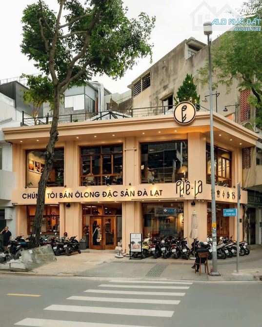 Bán nhà góc 2 mặt tiền Trương Định - Lý Chính Thắng - DT 12x20m (205m2) giá 45 tỷ