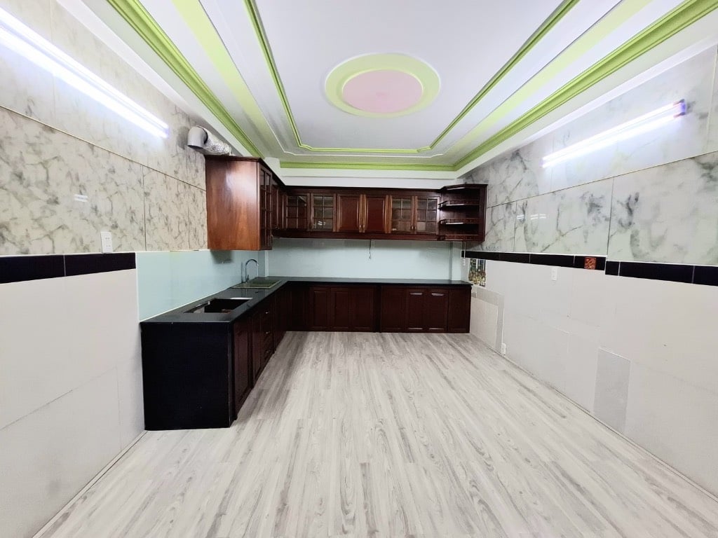 Bán nhà mặt tiền Độc Lập Tân Phú, dt 4 x 20m 4 tầng, kinh doanh gần chợ Tân Hương, chỉ 11.6 tỷ