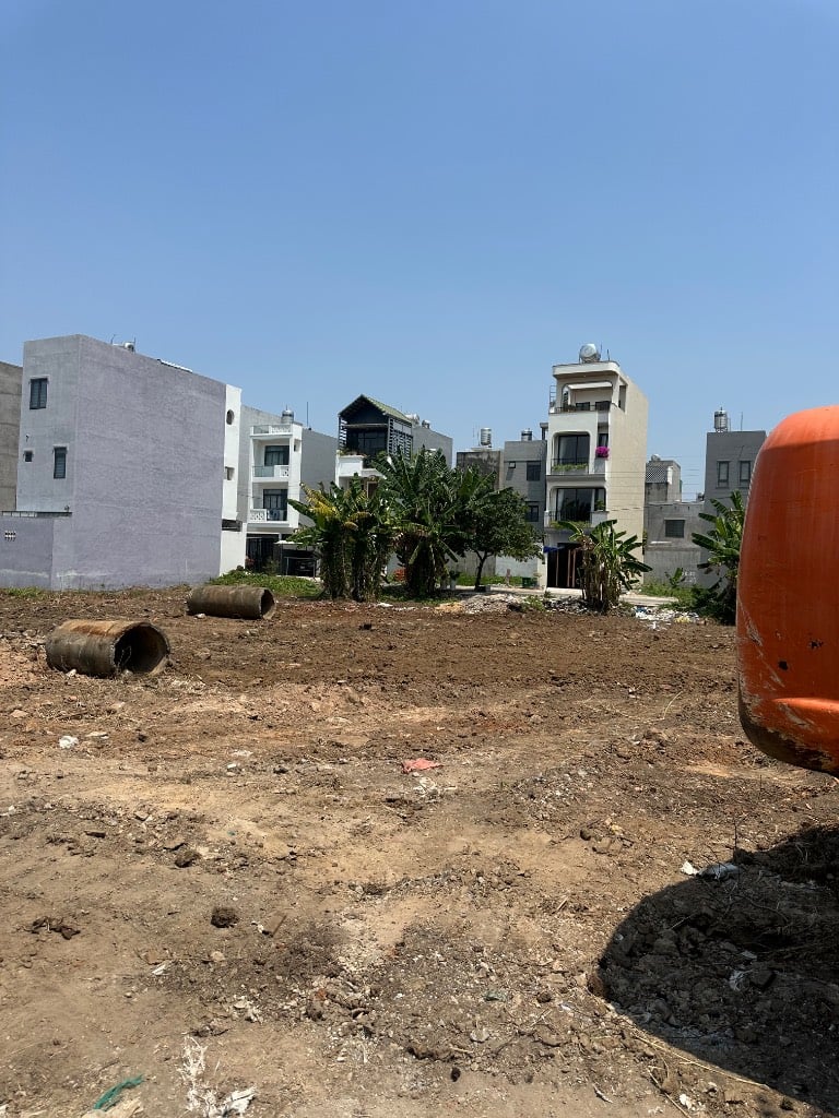 BÁN ĐẤT NGUYỄN DUY TRINH, LONG TRƯỜNG QUẬN 9, DT 8300M2 PHÙ HỢP PHÂN LÔ, GIÁ 105 TỶ