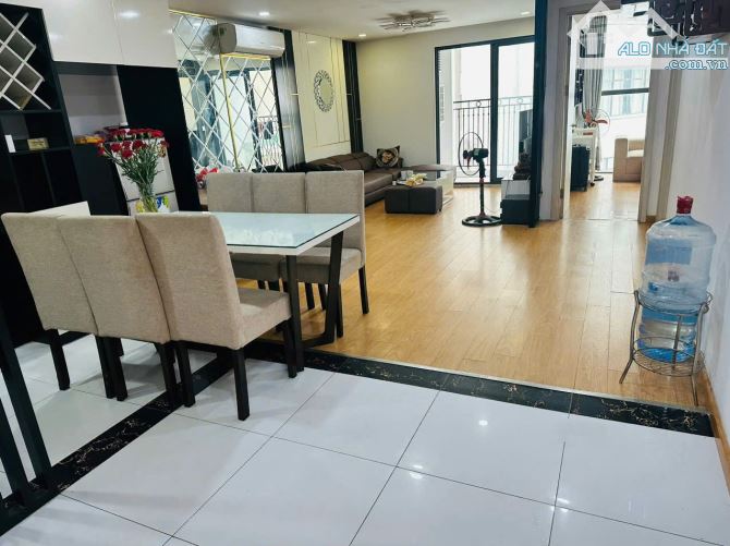 Bán căn chung cư Garden Hill - Mỹ Đình 70m2 2pn 2vs 5.8 tỷ full nội thất, hướng mát