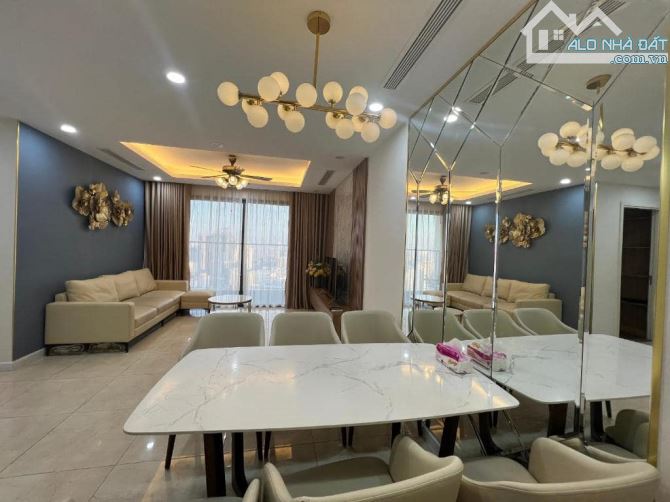 Bán căn hộ D'Capitale Trần Duy Hưng 70m2 2PN 2VS 7,8 tỷ tầng trung, full NT