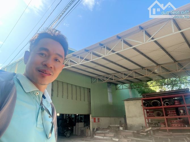 Nhà xưởng 2900m2, giá chỉ hơn 9 triệu 1m2, Đức Hoà Long An