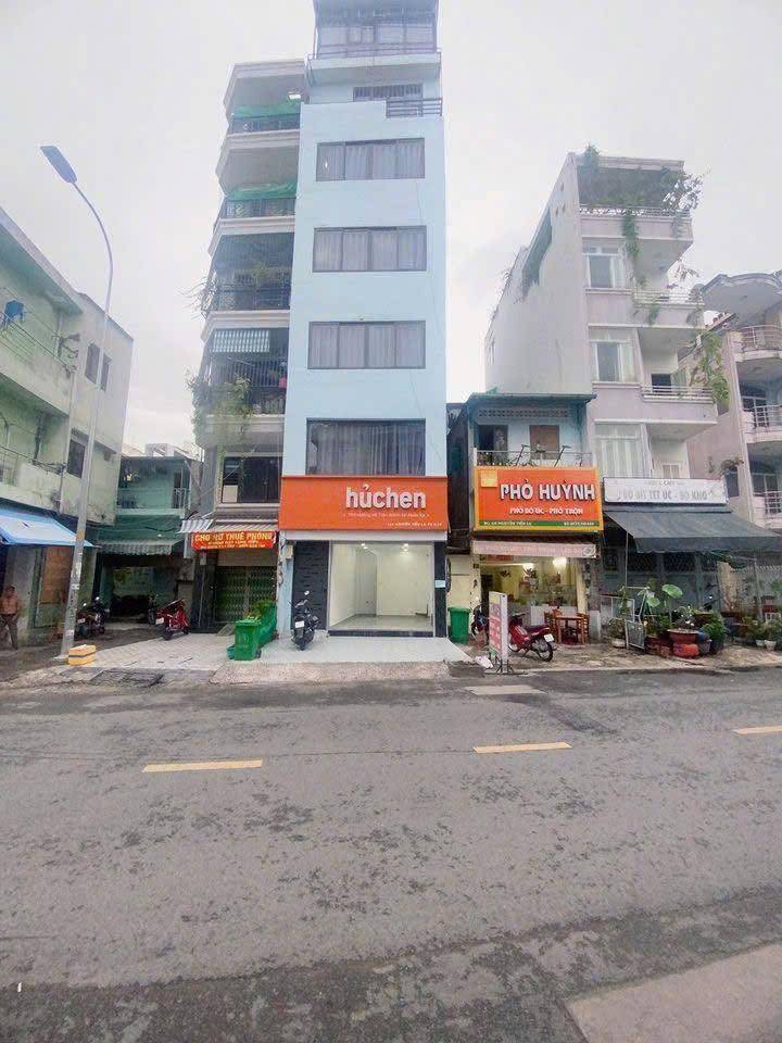 BÁN TÒA NHÀ CHDV MT QUẬN 10, DT 4,8X15M 7 TẦNG, 13P FULL KHÁCH, DÒNG TIỀN 120TR, GIÁ TỐT 27 TỶ