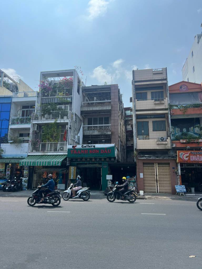 Bán nhà góc 2 mặt tiền Trần Phú ngay Lê Hồng Phong Quận 5, 4x20m cn 70m2, 5 tầng chỉ 32 tỷ