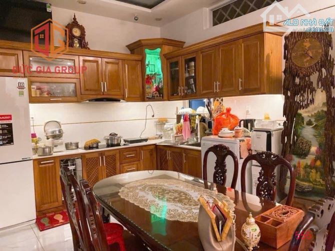 Nhà khu Trung Dũng dân trí cao xây kiêng cố biệt thự 140m2 giá 7,65 tỷ sổ riêng đường 8m
