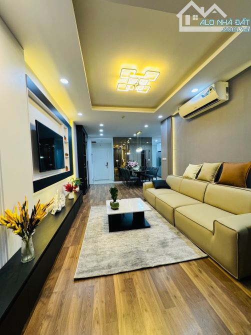 Bán căn hộ Sudico Mỹ Đình 142m2 4PN 3VS hơn 9 tỷ tỷ hướng mát, full nội thất