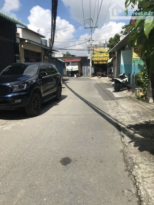 Bán gấp Dãy trọ gần ngã 4 Vincom Dĩ An,400m2, ngang 17, dòng tiền 45 tr/th, nhỉnh 9 tỷ
