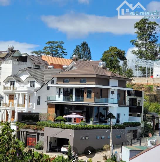 Villa 10 Phòng Kinh Doanh, Đường Hùng Vương P9 Đà Lạt 214m2 đã hoàn công chỉ 10.5 tỷ TL