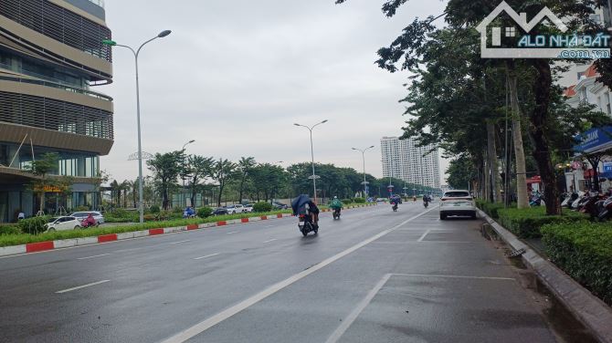 Bán tòa nhà Văn phòng mặt phố TT quận Cầu Giấy 8 tầng 270m mặt tiền 11m giá hơn 100 tỷ