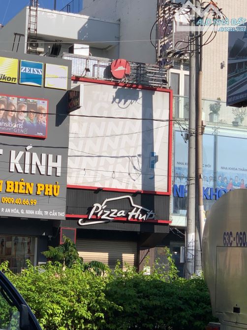 Nhà 2 lầu và sân thượng mặt tiền Nguyễn Văn Cừ (lộ 20), Ninh Kiều, Cần Thơ - 17 tỷ