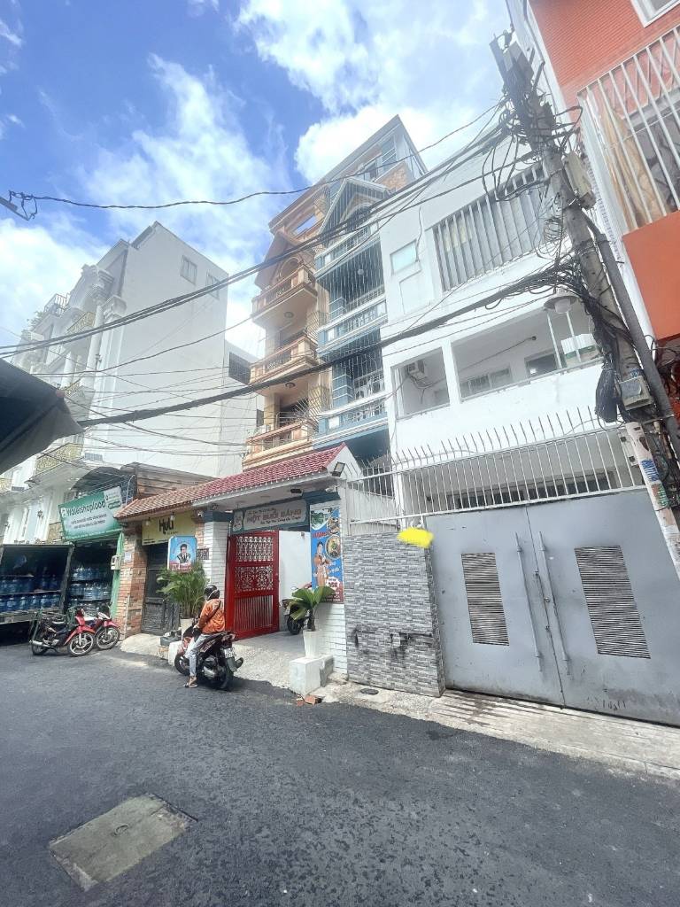 Bán nhà mặt tiền Cộng Hòa, Tân Bình, diện tích 103m², 1 hầm 4 tầng, giá 18,3 tỷ