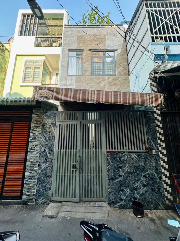 Bán nhà Lê Hoàng Phái, Gò Vấp, hẻm xe hơi, 3 tầng sổ hồng riêng, nhỉnh 6 tỷ