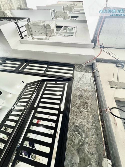 Bán Tòa CCMN yên xá DT 50m 8 Tầng 14 phòng khép kín thang máy giá 9 tỷ
