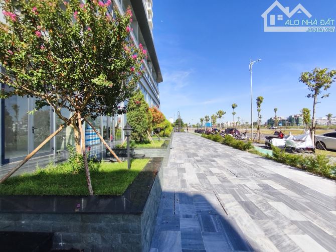 Nhà mặt tiền đường Tố Hữu ngang 6m sổ lâu dài