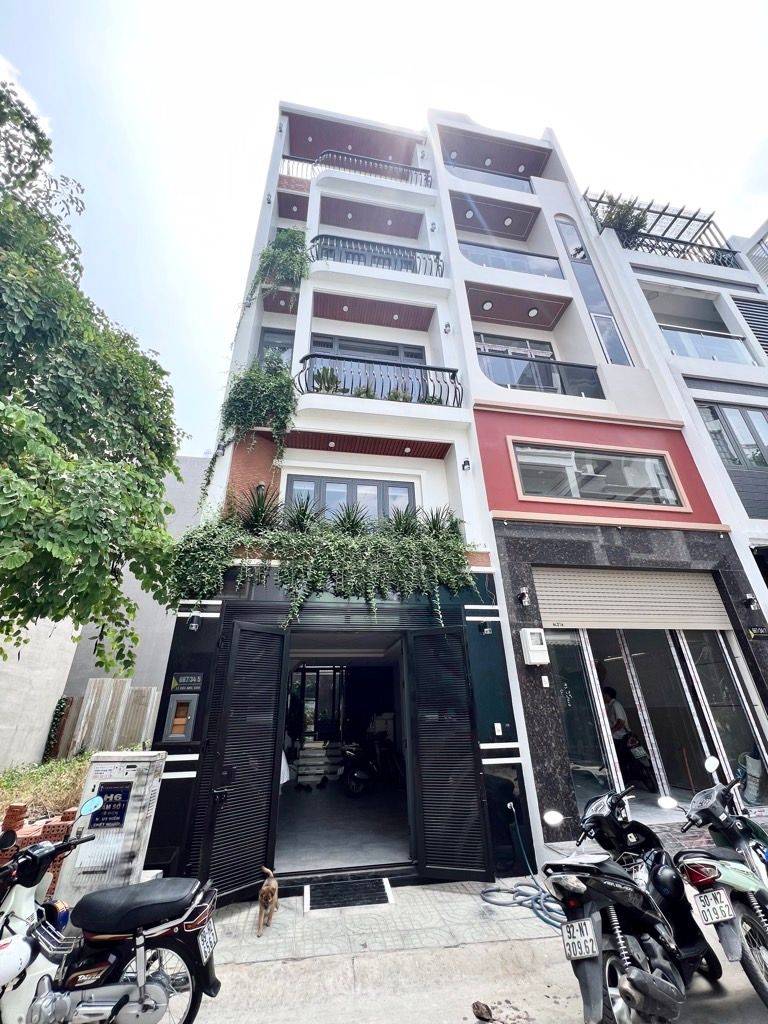 Siêu phẩm, bán nhà 5 tầng Lê Đức Anh, Bình Tân, full nội thất, gần Aoen Tân Phú