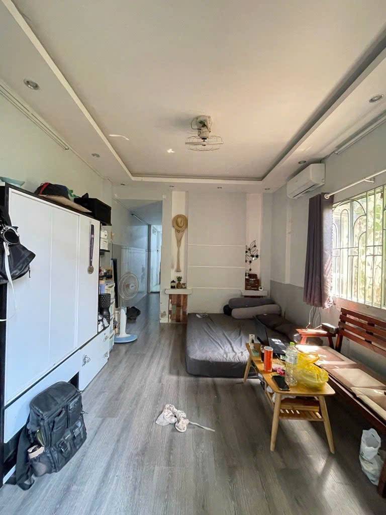 Bán nhà Chợ Xóm Chiếu 200, Quận 4, 70m sổ hồng hoàn công, giá chỉ 5,3 tỷ