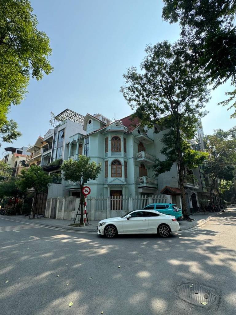 BÁN BIỆT THỰ KĐT ĐỊNH CÔNG, HOÀNG MAI, DT 120M2, 4 TẦNG, LÔ GÓC, VỈA HÈ RỘNG