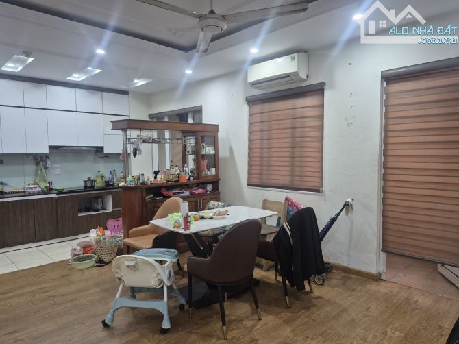 CĂN HỘ LÔ GÓC 3 NGỦ FULL NỘI THẤT CỰC ĐẸP INTRACOM TRUNG VĂN 118m 7.3 TỶ